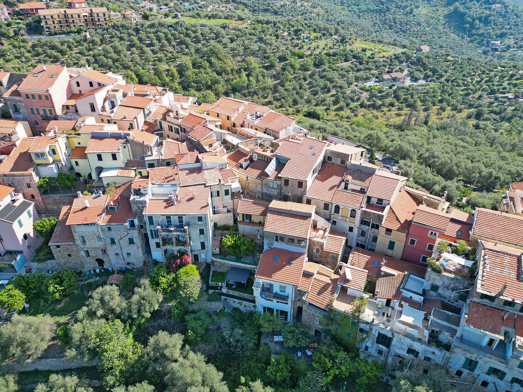 Havearbejde på Italiensk sommerferiehus